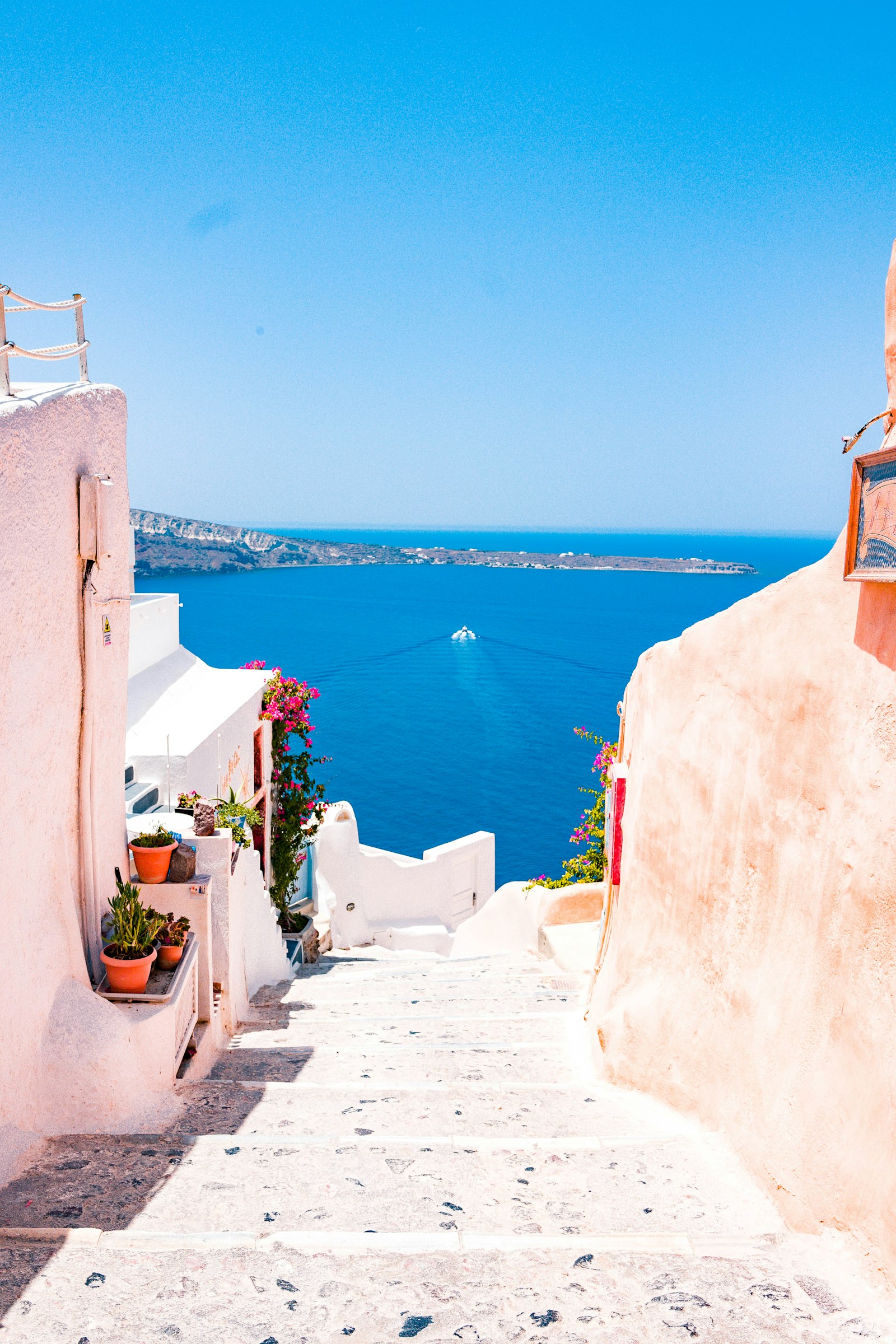 Peloponnesian coastal light over water